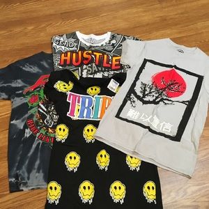 4 t-shirt bundle all Name Brand Size S-M